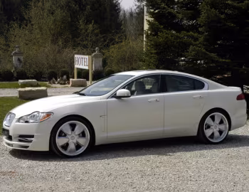Loder1899 Jaguar XF '2008–12