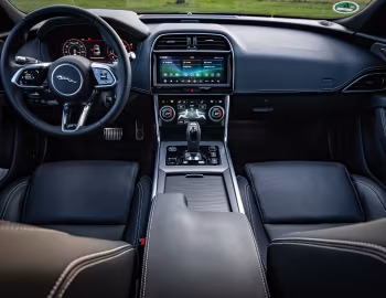 Panel frontal Jaguar XE P250 SE R-Dynamic [Worldwide] '2019–pr.