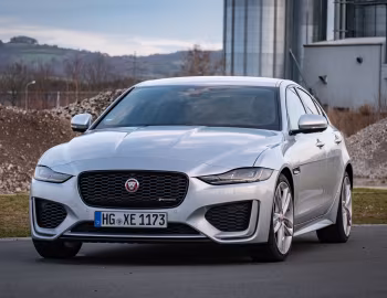 Jaguar XE P250 SE R-Dynamic [Worldwide] '2019–pr.