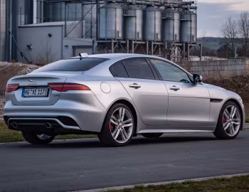 Jaguar XE P250 SE R-Dynamic [Worldwide] '2019–pr.