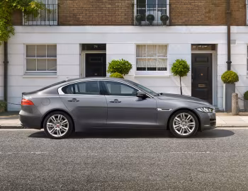 Jaguar XE 25t Portfolio [Worldwide] '2015–19