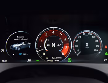 Torpedo Jaguar XE 300 Sport [UK-spec] '2018–19