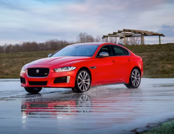 Jaguar XE 300 Sport [Worldwide] '2018–19
