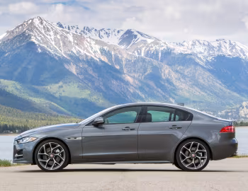 2017–19 Jaguar XE 35t R-Sport [North America] '2016–19