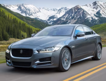 2017–19 Jaguar XE 35t R-Sport [North America] '2016–19