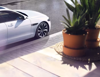 Jaguar XE D180 HSE [Worldwide] '2019–24