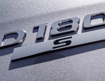 Jaguar XE D180 S [Worldwide] '2019–24