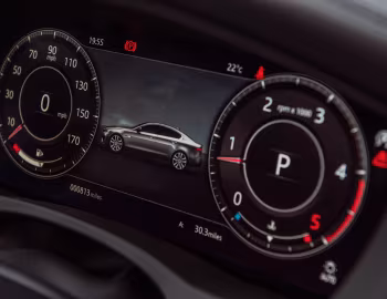 Torpedo Jaguar XE D180 S [UK-spec] '2019–pr.