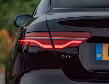 Jaguar XE D180 S [UK-spec] '2019–pr.