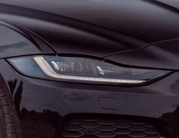 Jaguar XE D180 S [UK-spec] '2019–pr.