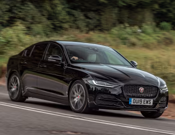 Jaguar XE D180 S [UK-spec] '2019–pr.