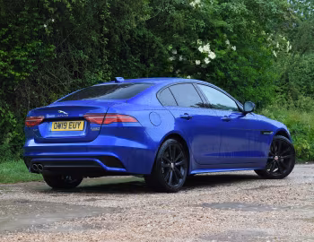 Jaguar XE D180 SE R-Dynamic AWD [UK-spec] '2019–pr.