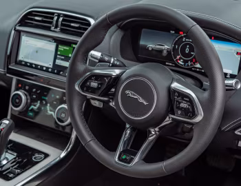 Interior Jaguar XE D180 SE R-Dynamic AWD [UK-spec] '2019–pr.