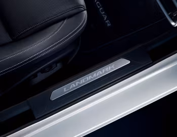 Jaguar XE "Landmark Edition" [Worldwide] '2018–19