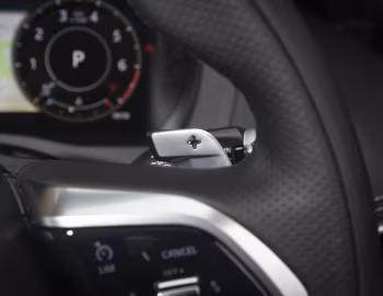 Interior Jaguar XE P300 AWD R-Dynamic Black Pack [Australia] '2021–pr.