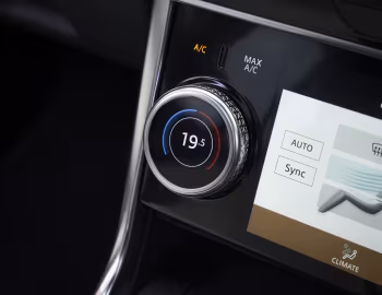 Interior Jaguar XE P300 AWD R-Dynamic Black Pack [Australia] '2021–pr.