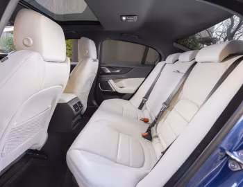 Interior Jaguar XE P300 AWD R-Dynamic Black Pack [Australia] '2021–pr.