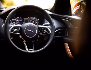 Panel frontal Jaguar XE P300 HSE R-Dynamic [Japan] '2019–24