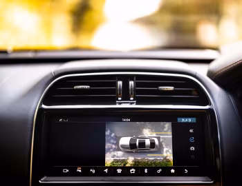Interior Jaguar XE P300 HSE R-Dynamic [Japan] '2019–24