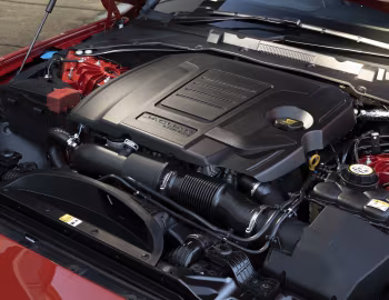 Bajo el capó Jaguar XE P300 SE R-Dynamic [Australia] '2019–pr.