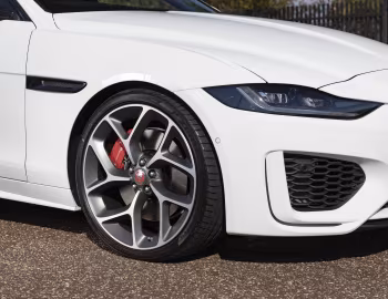 Jaguar XE P300 SE R-Dynamic [Australia] '2019–pr.