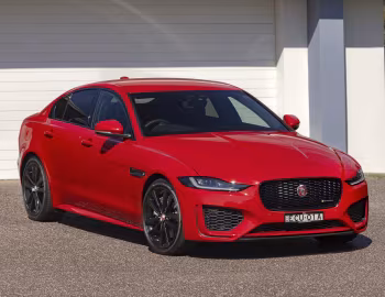 Jaguar XE P300 SE R-Dynamic [Australia] '2019–pr.