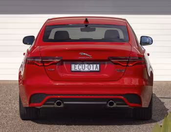 Jaguar XE P300 SE R-Dynamic [Australia] '2019–pr.