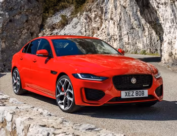Jaguar XE P300 S R-Dynamic AWD [Worldwide] '2019–pr.