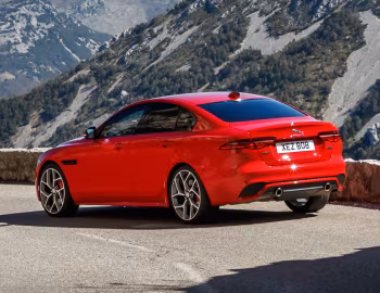 Jaguar XE P300 S R-Dynamic AWD [Worldwide] '2019–pr.