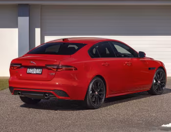Jaguar XE P300 SE R-Dynamic [Australia] '2019–pr.