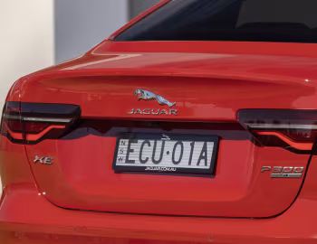Jaguar XE P300 SE R-Dynamic [Australia] '2019–pr.