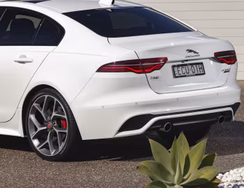 Jaguar XE P300 SE R-Dynamic [Australia] '2019–pr.