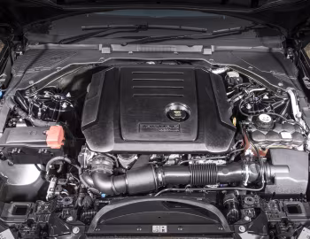 Bajo el capó Jaguar XE 20d Portfolio [UK-spec] '2015–19