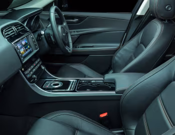 Interior Jaguar XE 20t Prestige [Australia] '2015–19