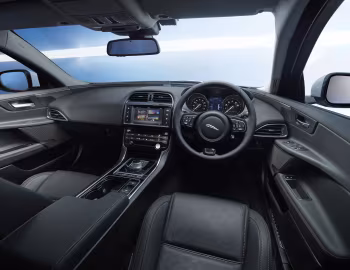 Panel frontal Jaguar XE 20t Prestige [UK-spec] '2015–19