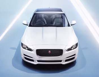 Jaguar XE 20t Prestige [UK-spec] '2015–19