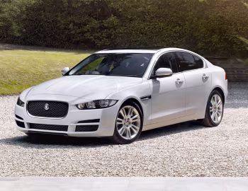 Jaguar XE 20t Prestige [UK-spec] '2015–19