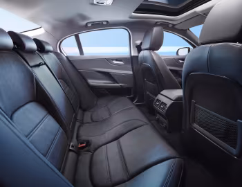 Interior Jaguar XE 20t Prestige [UK-spec] '2015–19
