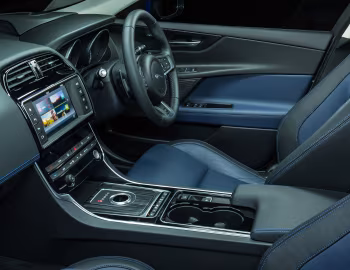 Interior Jaguar XE 20d R-Sport [Australia] '2015–19