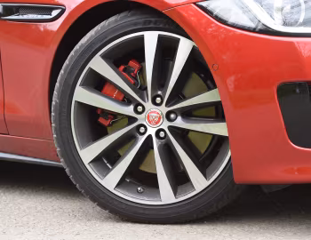 Jaguar XE S [UK-spec] '2015–19