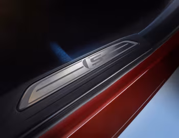 Jaguar XE S [Worldwide] '2015–19