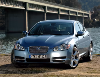 Jaguar XF '2008–11