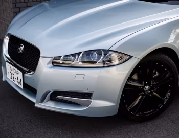 Jaguar XF 2.0 Premium Luxury [Japan] '12.2012–09.2015