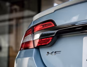 Jaguar XF 2.0 Premium Luxury [Japan] '12.2012–09.2015