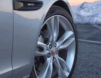 Jaguar XF 20d AWD R-Sport [Worldwide] '2016–20