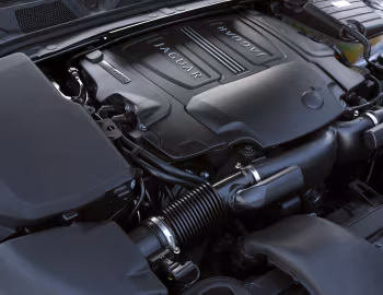 Bajo el capó 2013–15 Jaguar XF 3.0 AWD Option Pack [North America] '2012–15