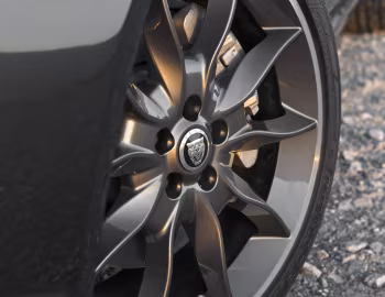 Jaguar XF Diesel S Black Pack [UK-spec] '2010–11
