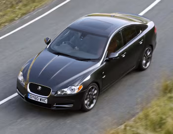 Jaguar XF Diesel S Black Pack [UK-spec] '2010–11