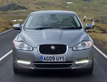 Jaguar XF Diesel S Option Pack [UK-spec] '2010–11
