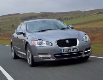 Jaguar XF Diesel S Option Pack [UK-spec] '2010–11